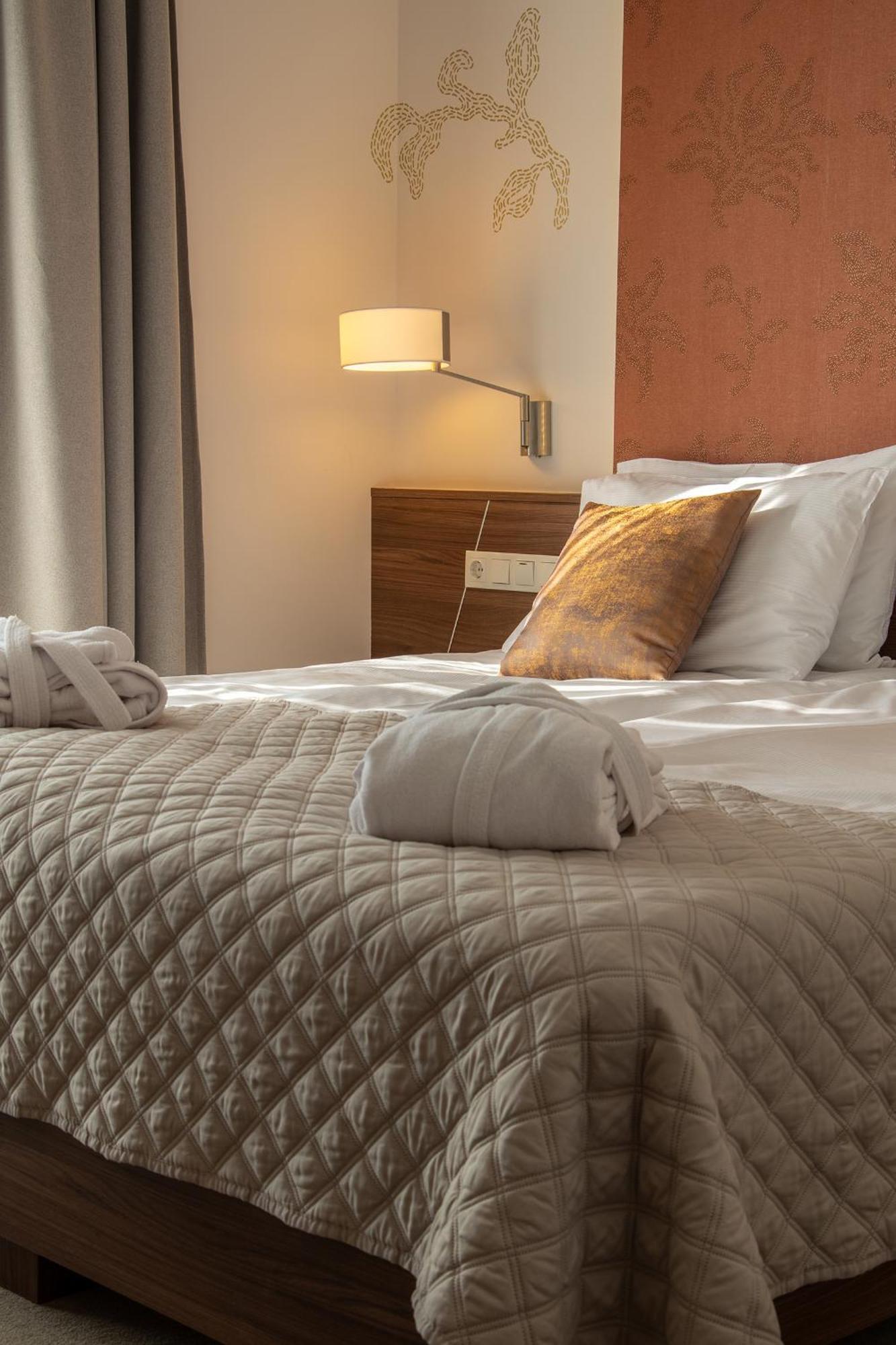 Imola Hotel Platan Eger Eksteriør billede